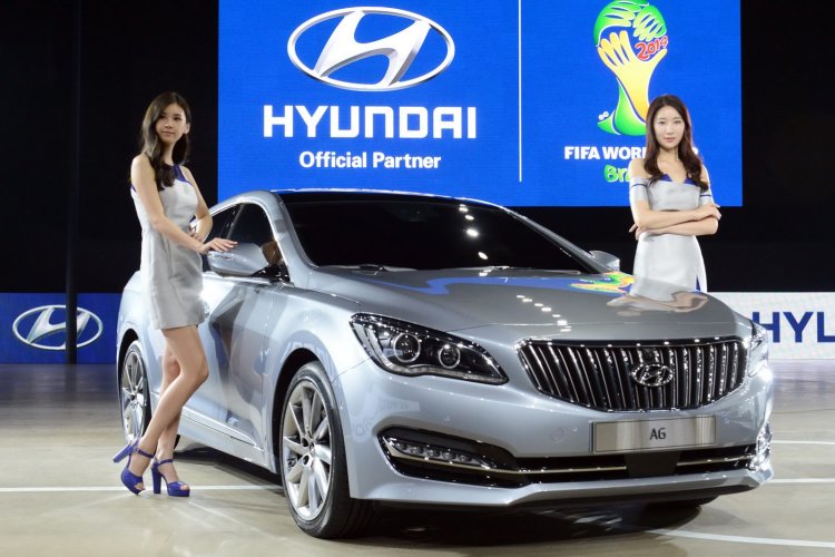 Hyundai AG front three quarters at Busan Motor Show 2014