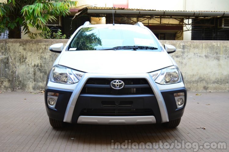 Toyota Etios Cross Review front angle
