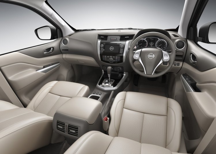 2015 Nissan Navara dashboard offical image