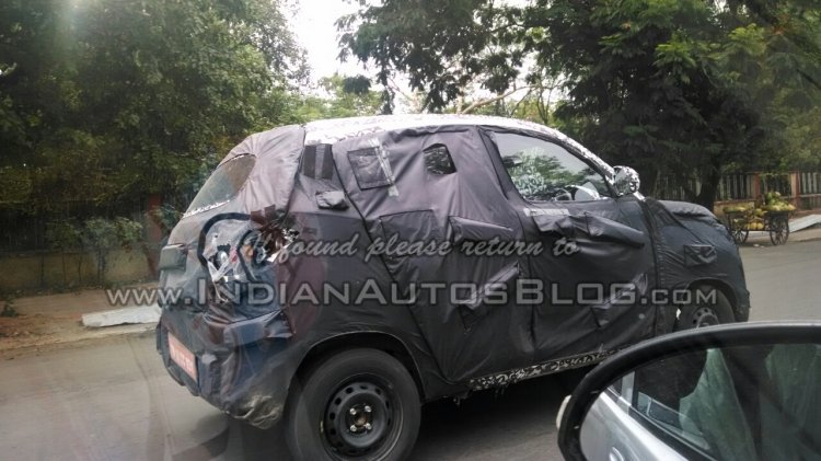 Mahindra S101 spied by IAB side