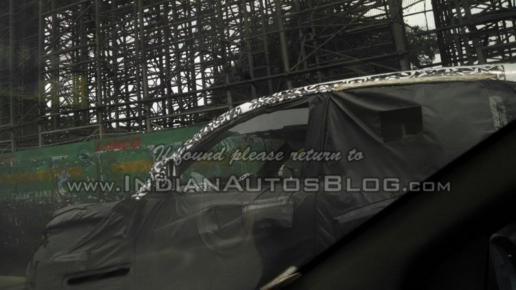 Mahindra S101 spied by IAB