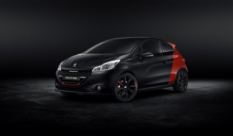 Peugeot 208 GTi 30th anniversary edition front three quarters