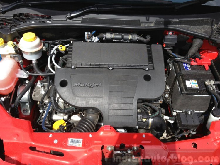 2014 Fiat Punto Evo Sport live engine