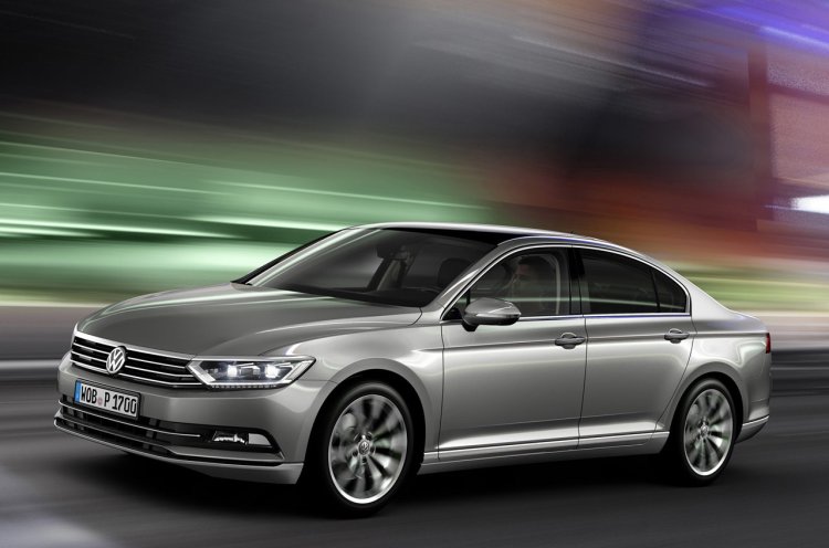2015 VW Passat press image tracking shot