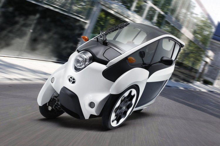 Toyota i-Road front three quarters official image