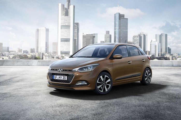 2015 Hyundai i20 Europe press shot