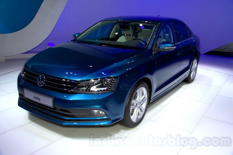 2015 VW Jetta facelift at the 2014 Moscow Motor front quarter