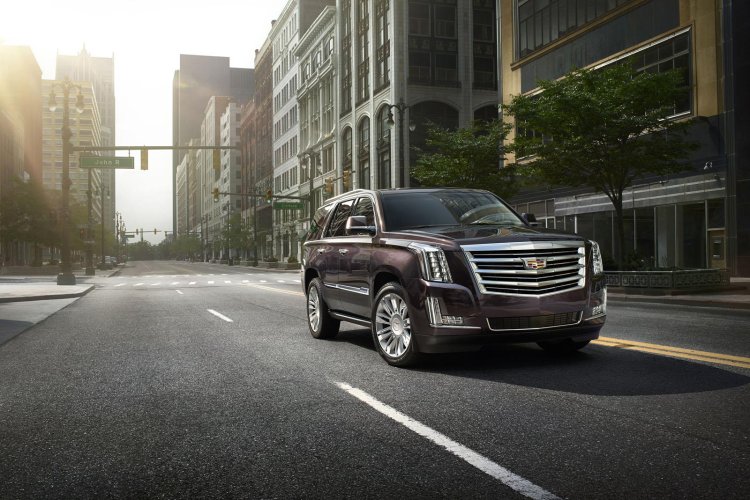 Cadillac Escalade Platinum press image front