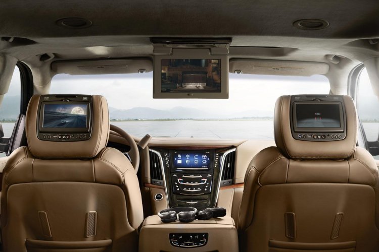 Cadillac Escalade Platinum press image roof mounted display