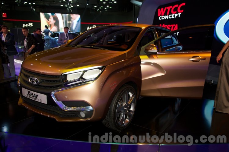 Lada X-Ray Concept 2 front left three quarters at Moscow Motor Show 2014
