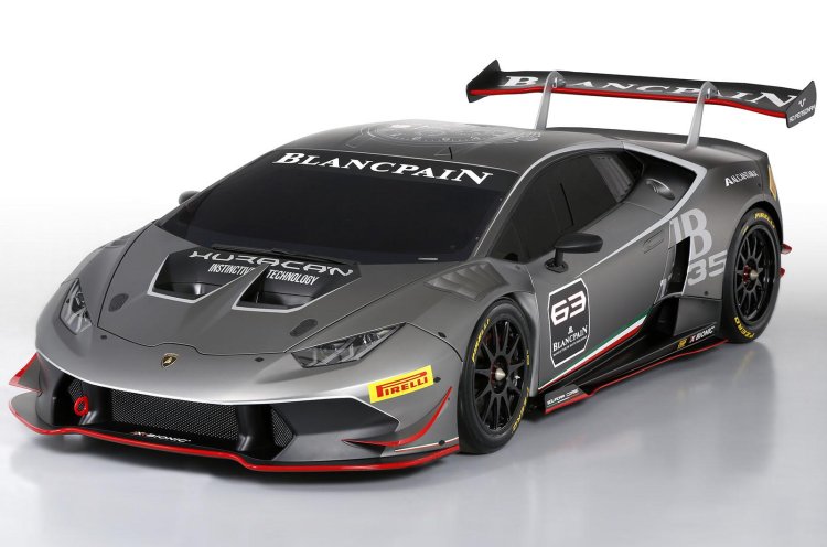 Lamborghini Huracan LP 620-2 Super Trofeo front three quarter