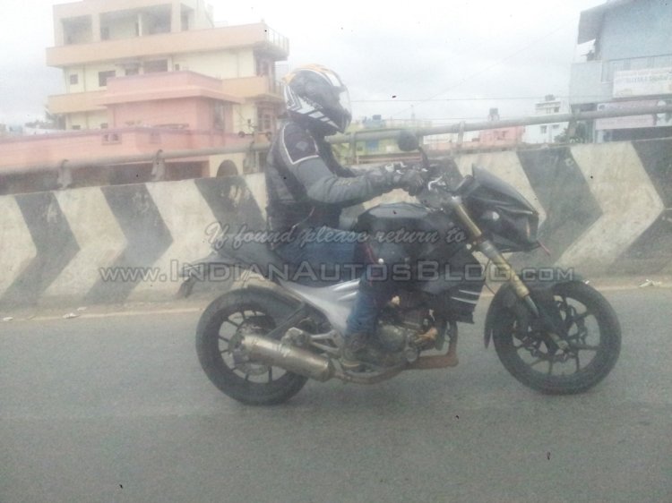 Mahindra Mojo IAB spyshot side
