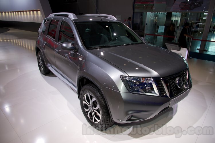 Nissan Terrano AWD at the 2014 Moscow Motor Show front quarter