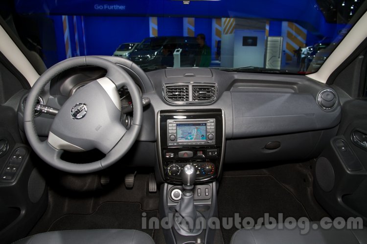 Nissan Terrano AWD at the 2014 Moscow Motor Show interior