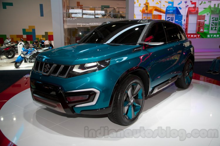 Suzuki iV-4 Concept Moscow Motor Show 2014 front three quarter