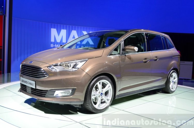 2015 Ford Grand C-Max frong left three quarter at the 2014 Paris Motor Show