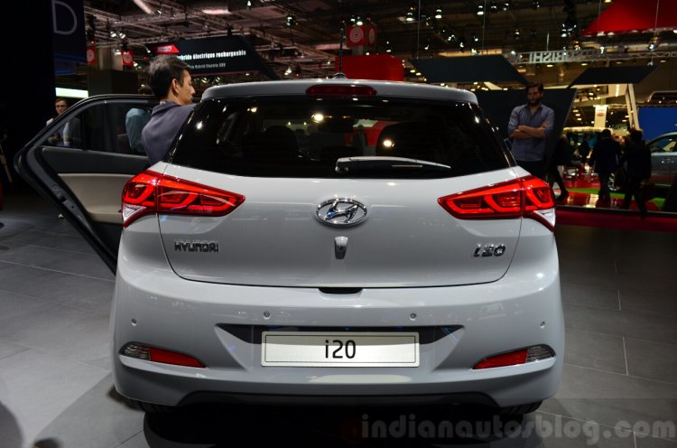2015 Hyundai i20 rear at the 2014 Paris Motor Show