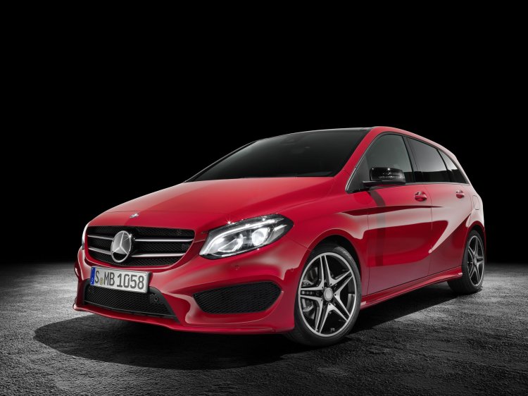 2015 Mercedes B Class facelift press shots headlight