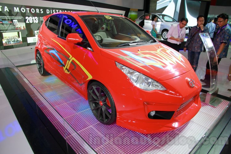 3-door Tata Vista Modified at the 2014 Indonesia International Motor Show front quarters
