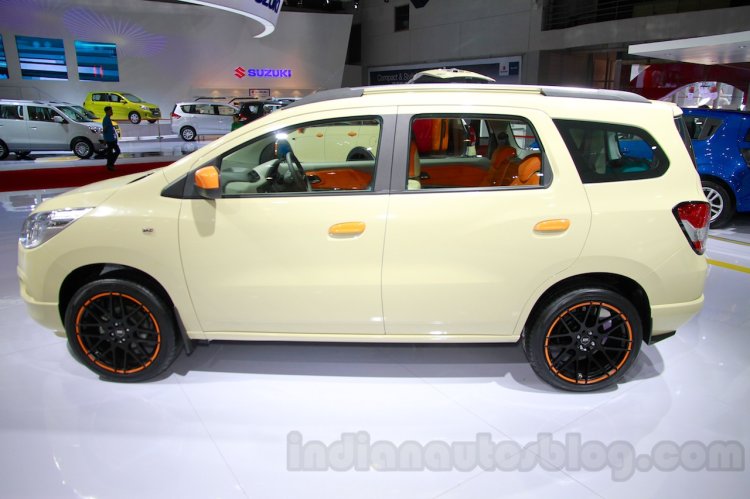 Chevrolet Spin Limited Edition side profile at the 2014 Indonesia International Motor Show