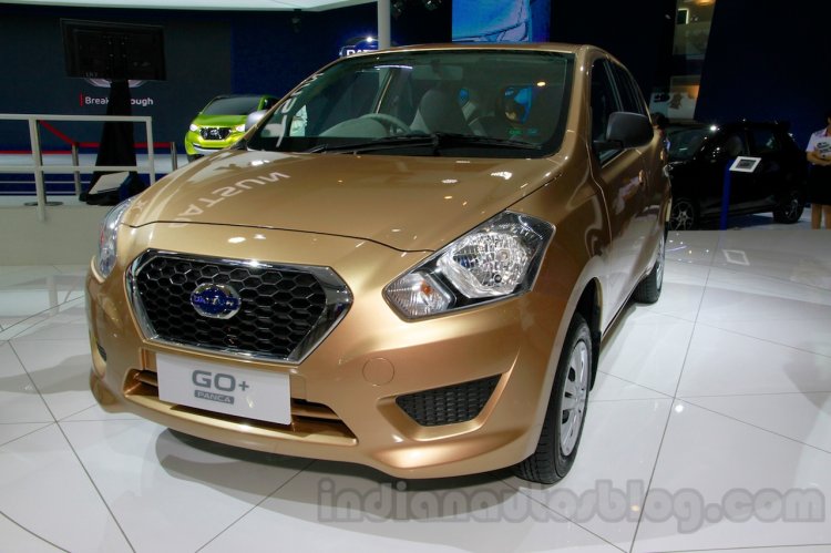 Datsun Go+ Panca at the 2014 Indonesia International Motor Show front quarter
