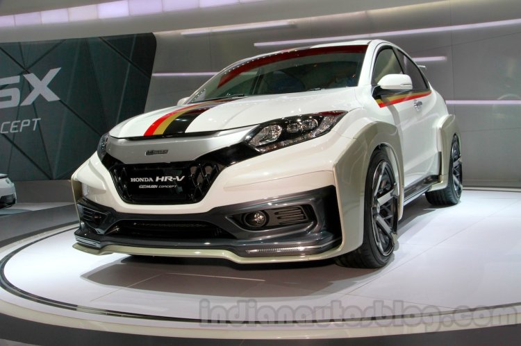 Honda HR-V Mugen Concept front three quarters right at the 2014 Indonesian International Motor Show