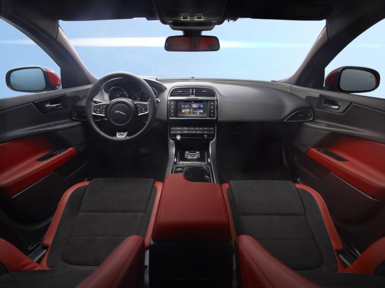 Jaguar XE dashboard official image