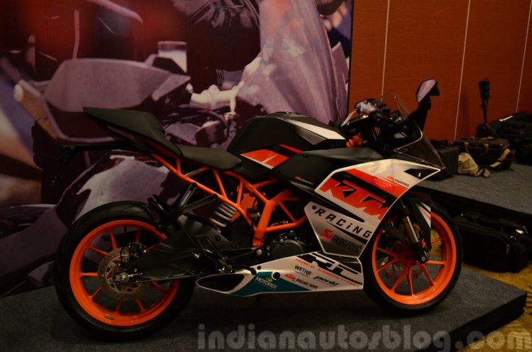 KTM RC390 and RC200 Race package side