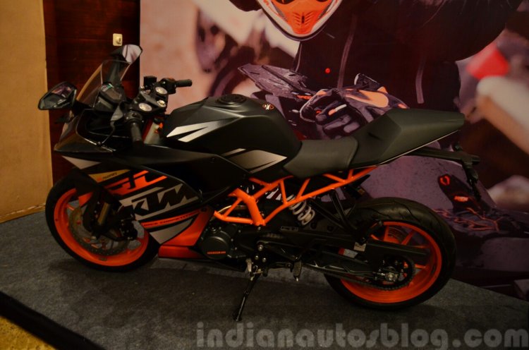 KTM RC390 and RC200 Style package side