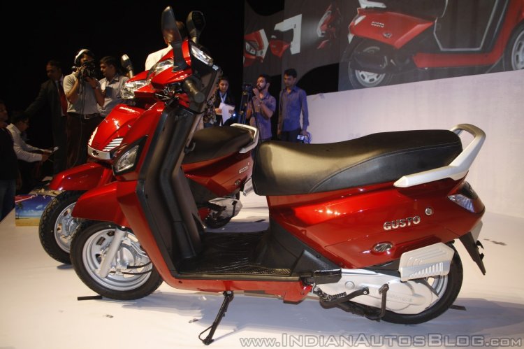 Mahindra Gusto launch side