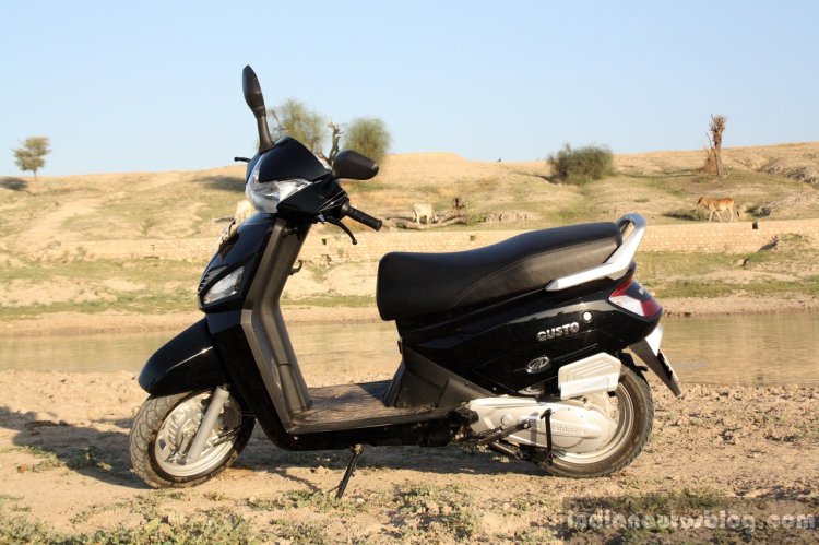 Mahindra Gusto review side