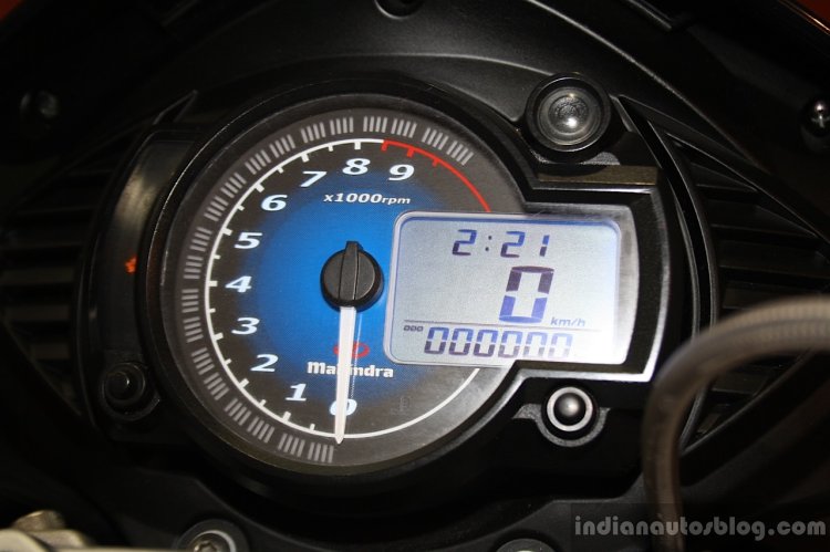 Mahindra Mojo instrument cluster at the 2014 Nepal Auto Show