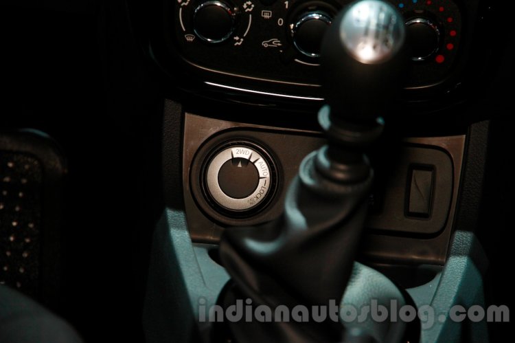 Renault Duster AWD at the 2014 Indonesia International Motor Show 4WD