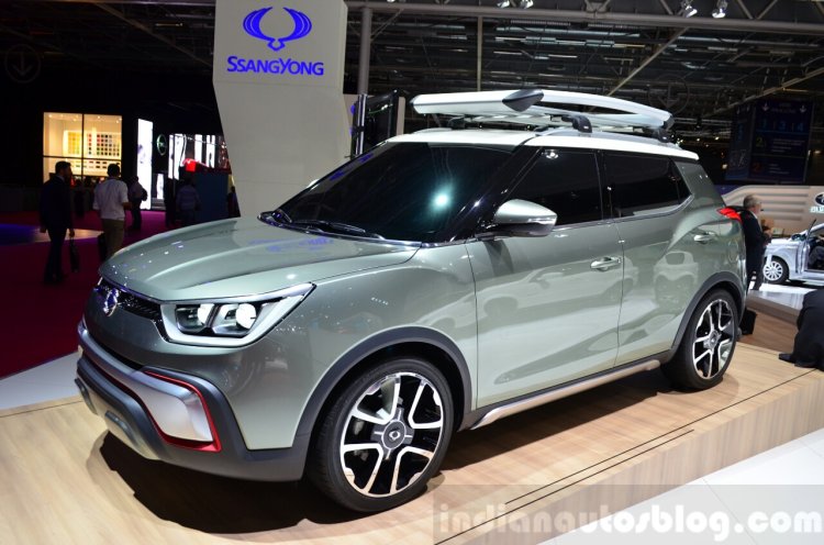 Ssangyong XIV-Adventure Concept front three quarters at the 2014 Paris Motor Show