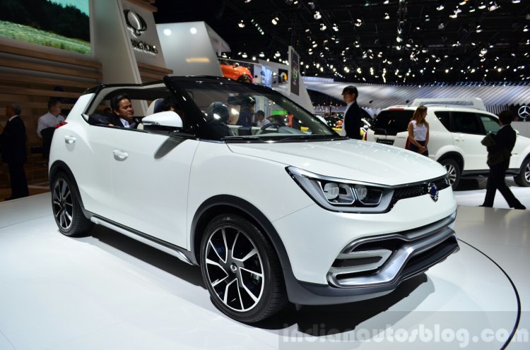 Ssangyong XIV-Air Concept front three quarters at the 2014 Paris Motor Show