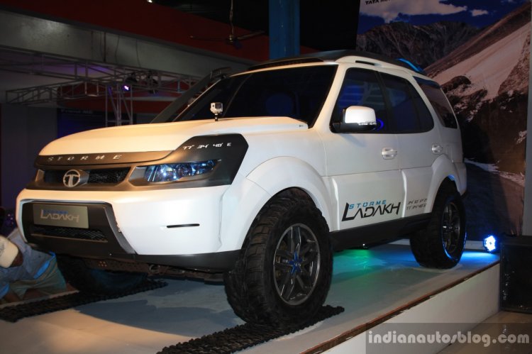 modified Tata Safari Storme Ladakh Concept front three quarter at the 2014 Nepal Auto Show