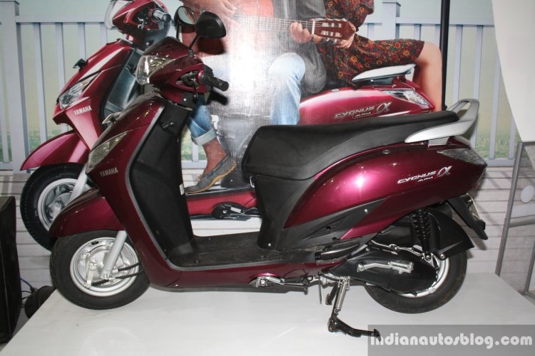 Yamaha Cygnus Alpha side at the 2014 Nepal Auto Show