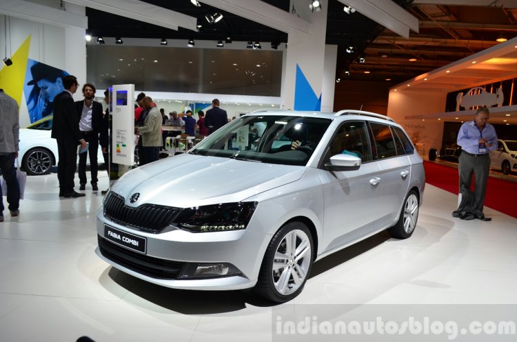 2015 Skoda Fabia Combi front three quarters left at the 2014 Paris Motor Show