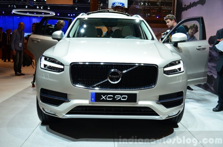 2015 Volvo XC90 front fascia at the 2014 Paris Motor Show