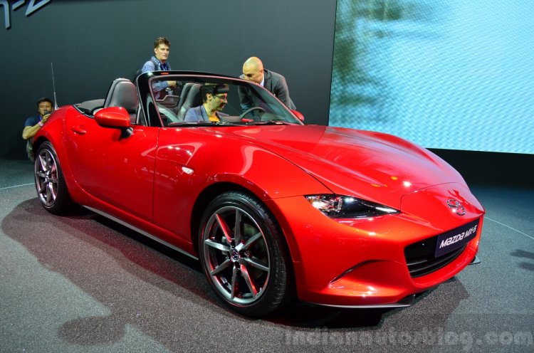 2016 Mazda MX-5 Miata front three quarters right at the 2014 Paris Motor Show