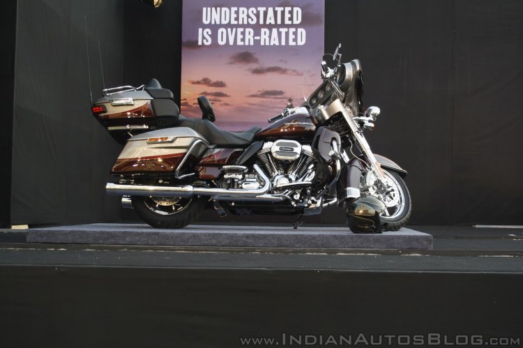 Harley Davidson CVO Limited side