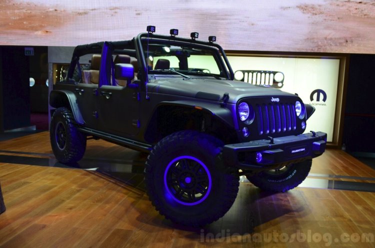 Jeep Wrangler Unlimited Rubicon "Stealth" show car front three quarters at the 2014 Paris Motor Show