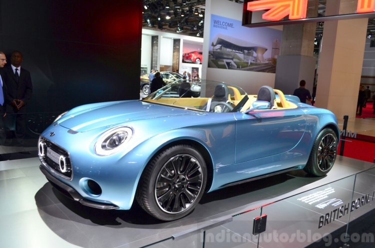 Mini Superleggera Vision front three quarter Concept at the 2014 Paris Motor Show