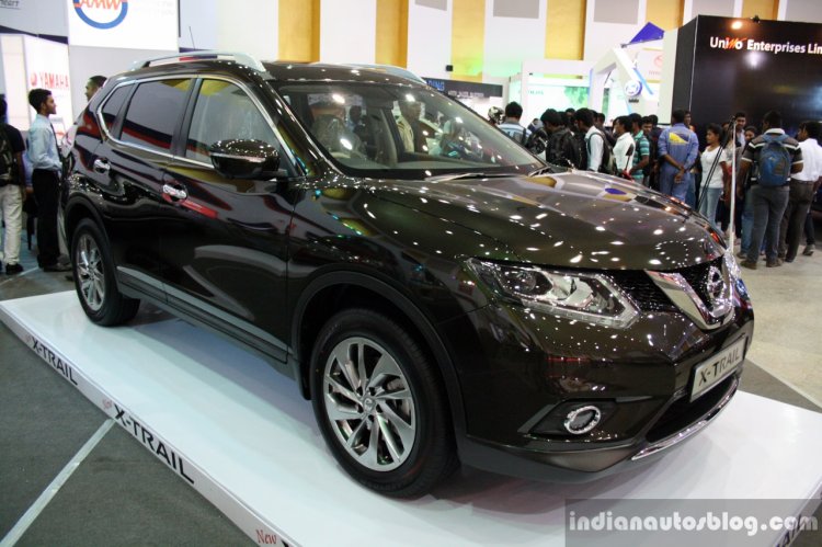 New Nissan X-Trail at the 2014 Colombo Motor Show Sri Lanka