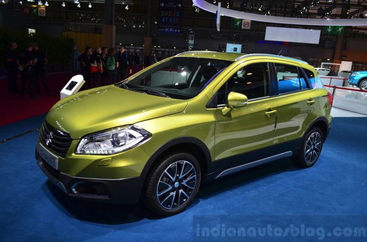 Suzuki SX4 S-Cross front three quarters angle at the 2014 Paris Motor Show