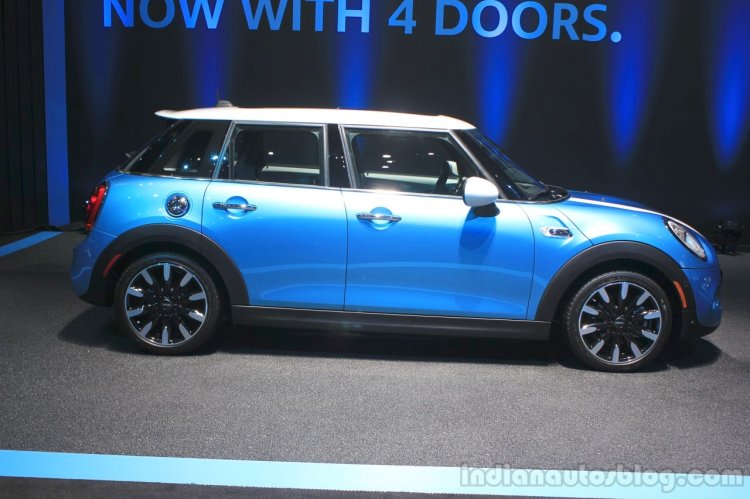 2015 Mini Cooper 5-door Hardtop rear three quarters right at the 2014 Los Angeles Auto Show