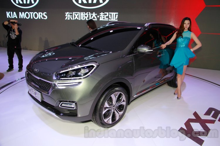 Kia KX3 Concept front quarter at 2014 Guangzhou Auto Show