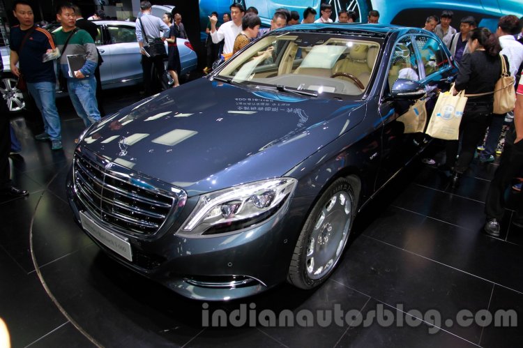 Mercedes-Maybach S600 front quarter at the 2014 Guangzhou Auto Show
