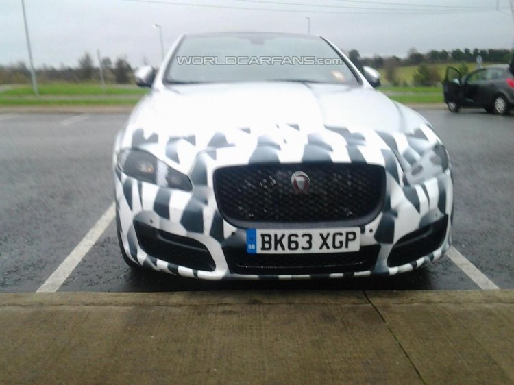 2015 Jaguar XJ facelift front fascia spyshot
