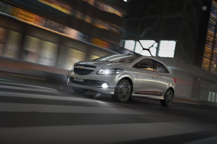 Chevrolet Onix Effect front three quarter